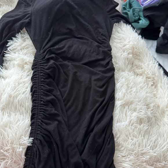 Black dresses - Picture 3 of 7